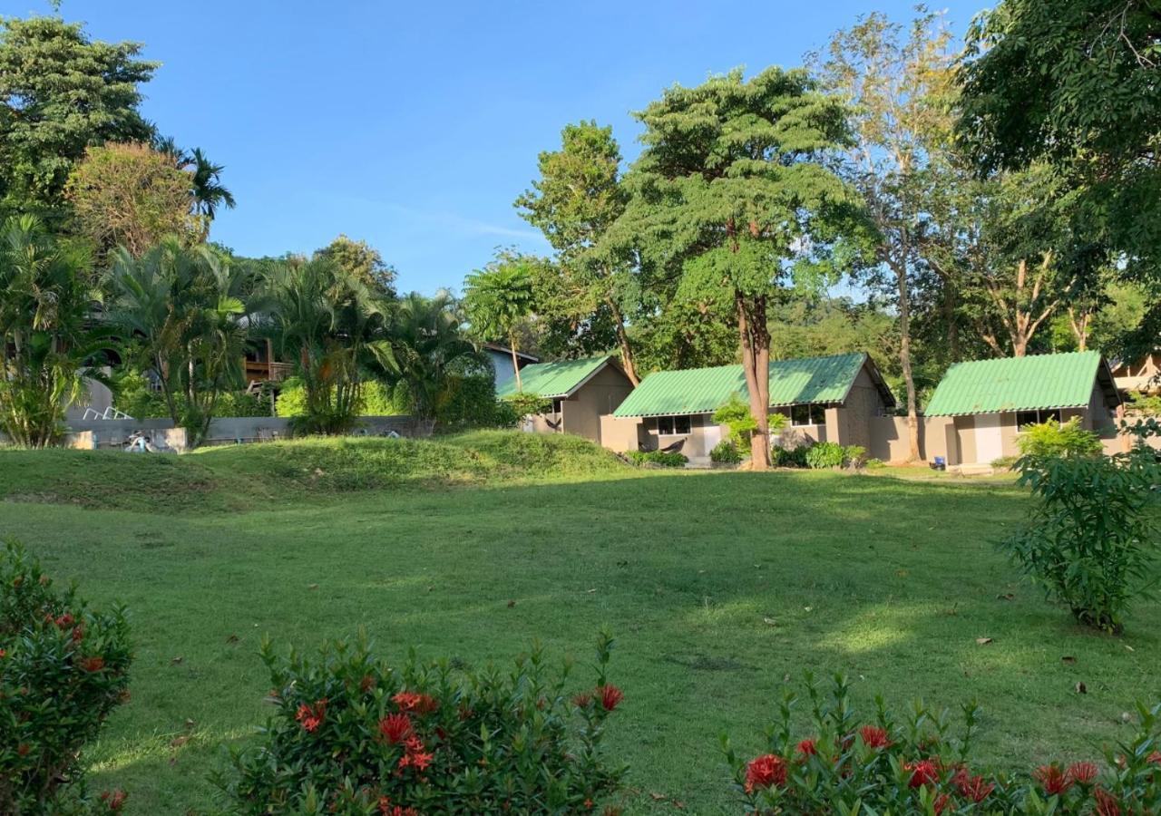 Siam Flora Resort 란타섬 외부 사진