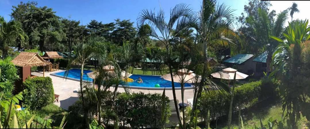 Siam Flora Resort 란타섬 외부 사진